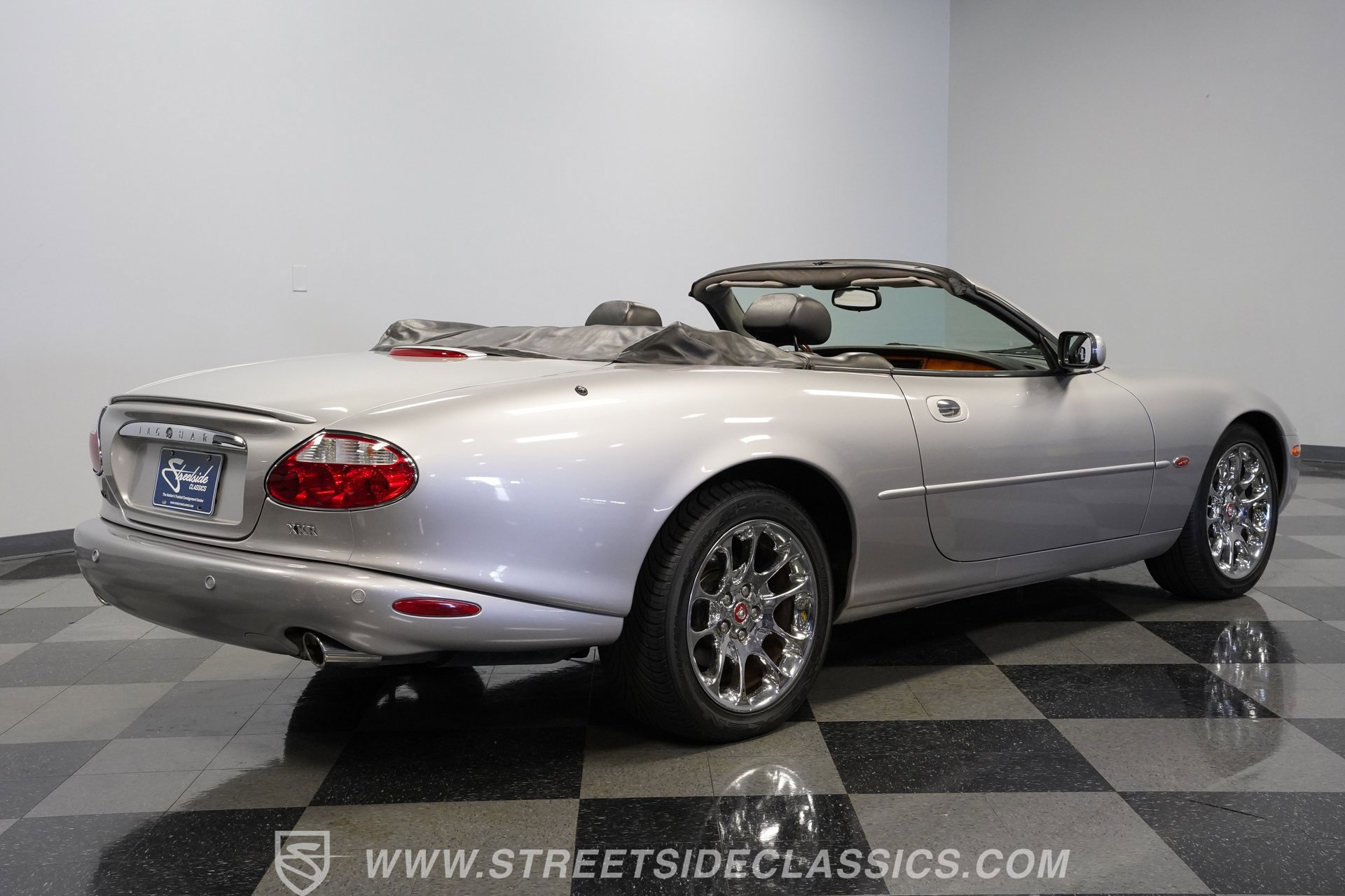 Used 2001 Jaguar XK8 Convertible image 12