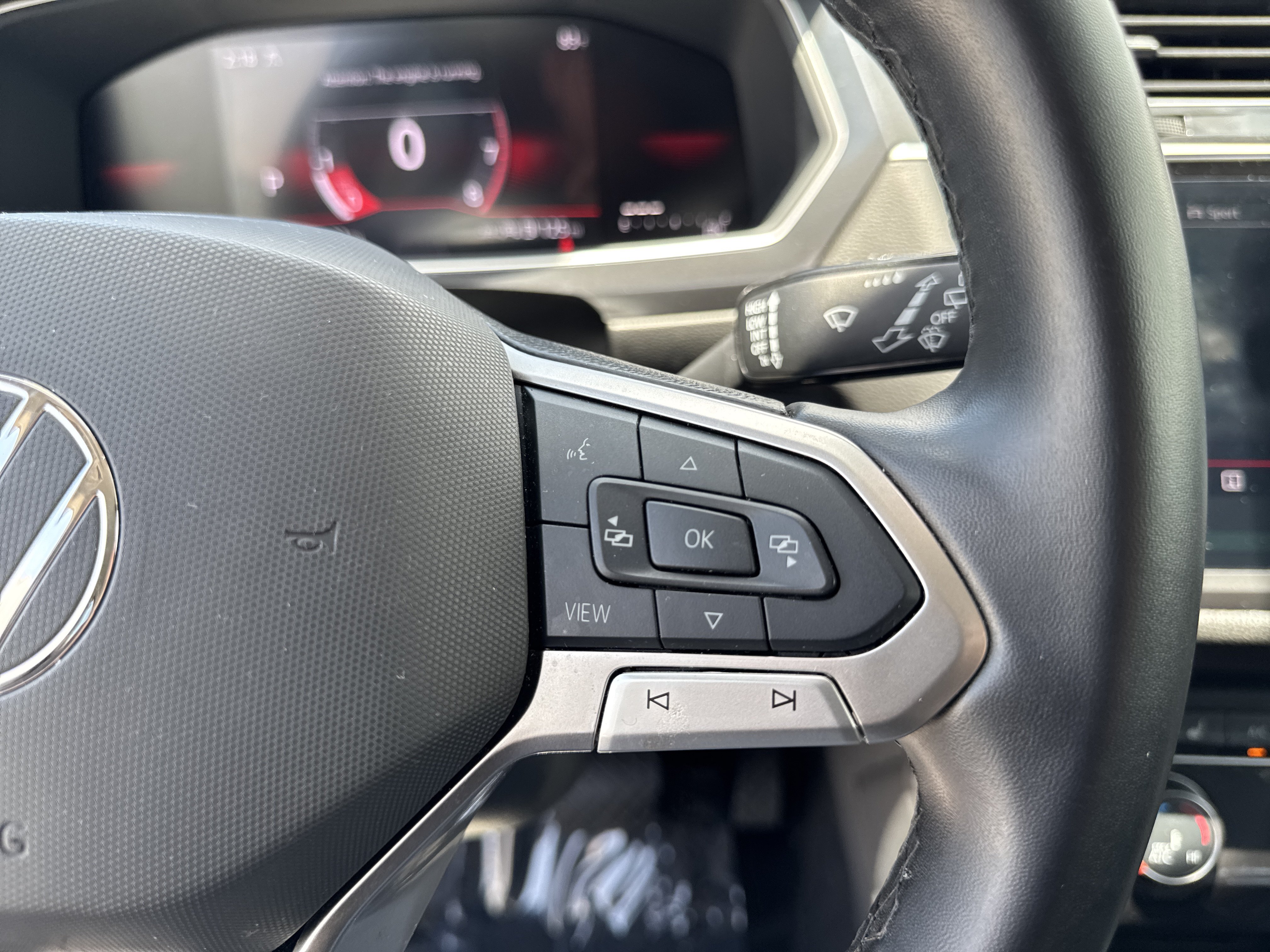Certified 2024 Volkswagen Tiguan Wolfsburg Edition AWD/4WD image 31