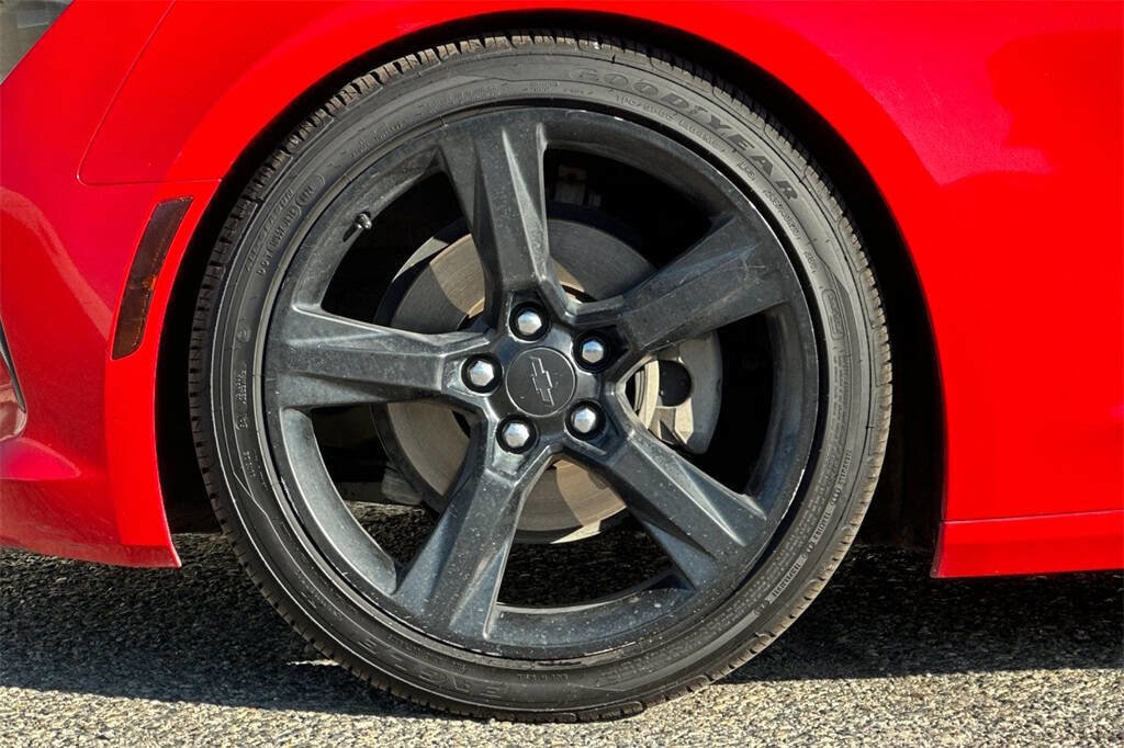 Used 2018 Chevrolet Camaro LT w/ RS Package image 24