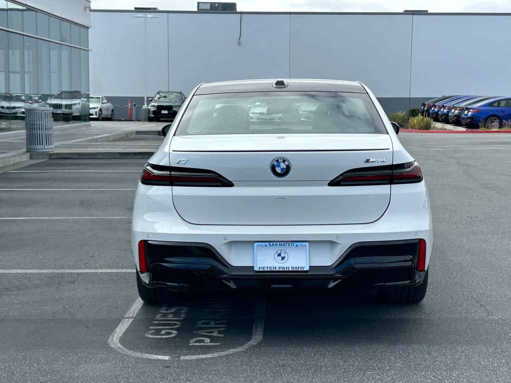New 2026 BMW i7 M70 w/ Executive Package AWD/4WD image 4