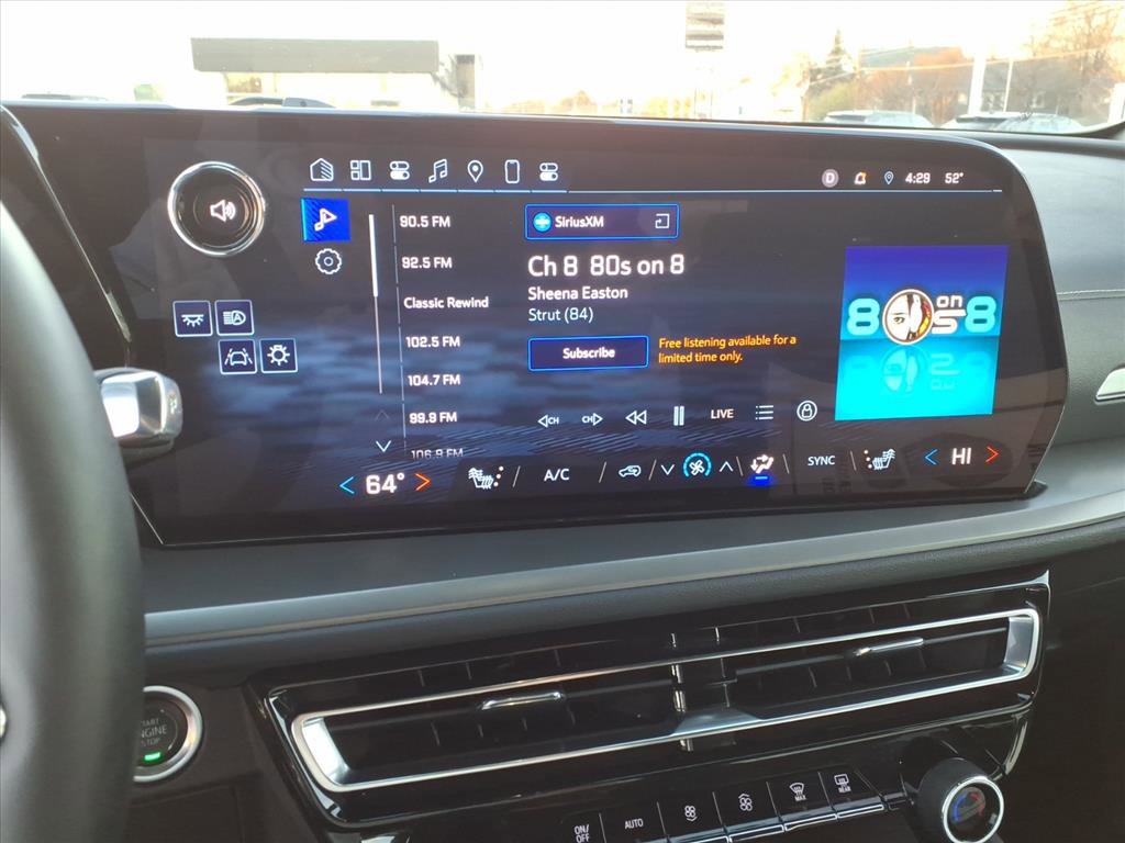 Used 2025 Chevrolet Traverse LT AWD/4WD image 18