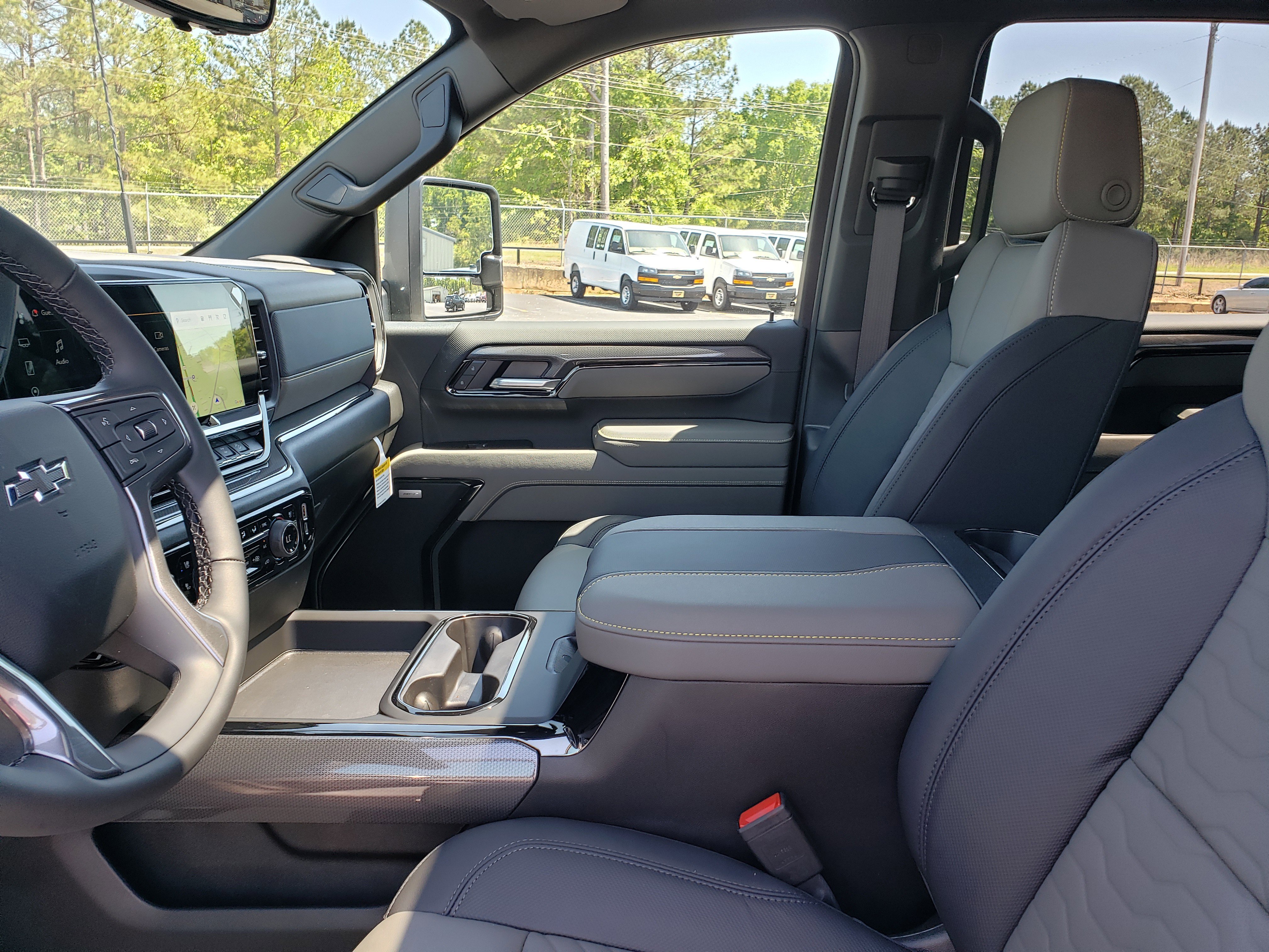 New 2026 Chevrolet Silverado 2500 ZR2 w/ LPO, Dark Essentials Package AWD/4WD image 27