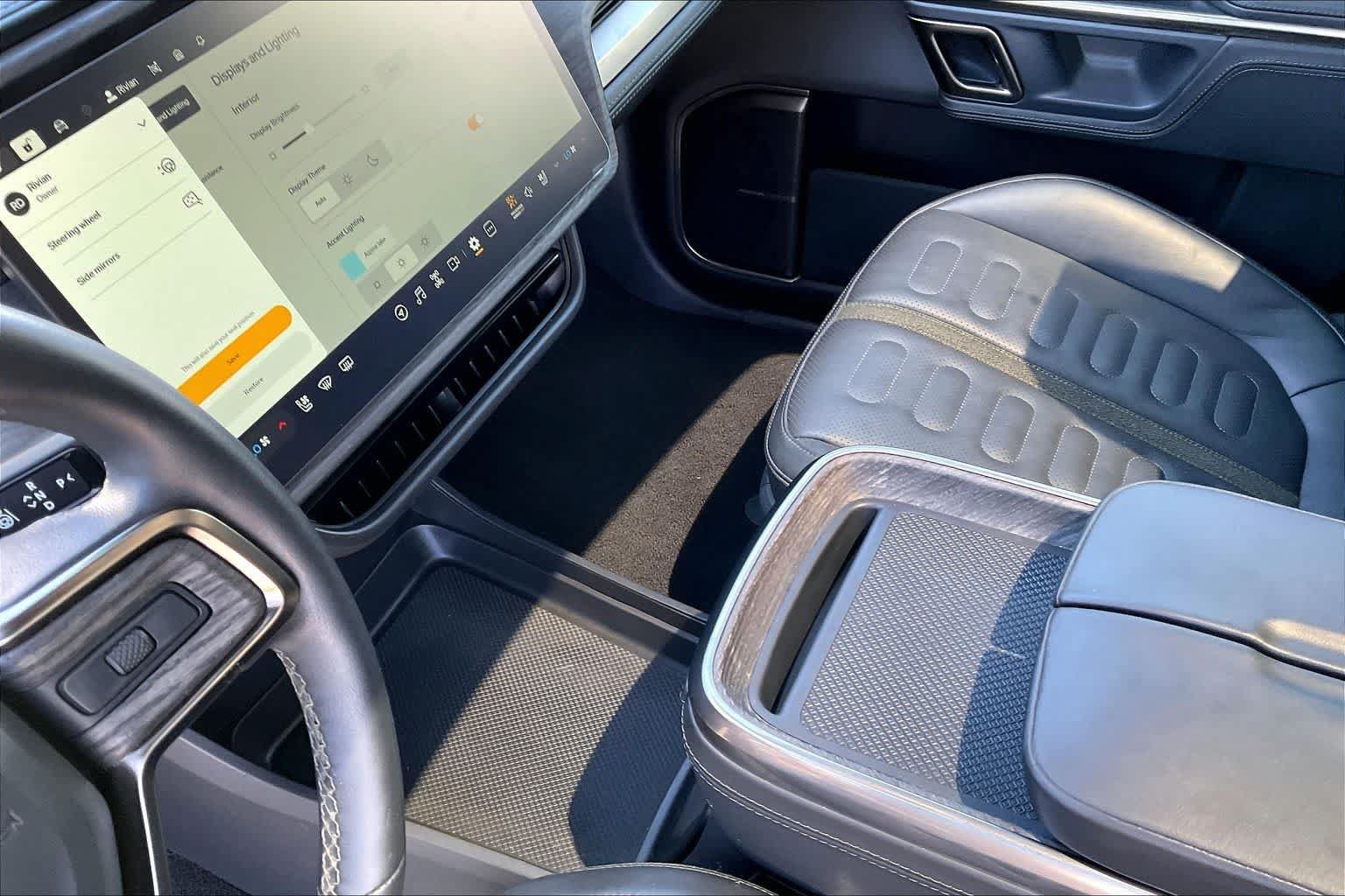 Used 2023 Rivian R1S Launch Edition AWD/4WD image 16