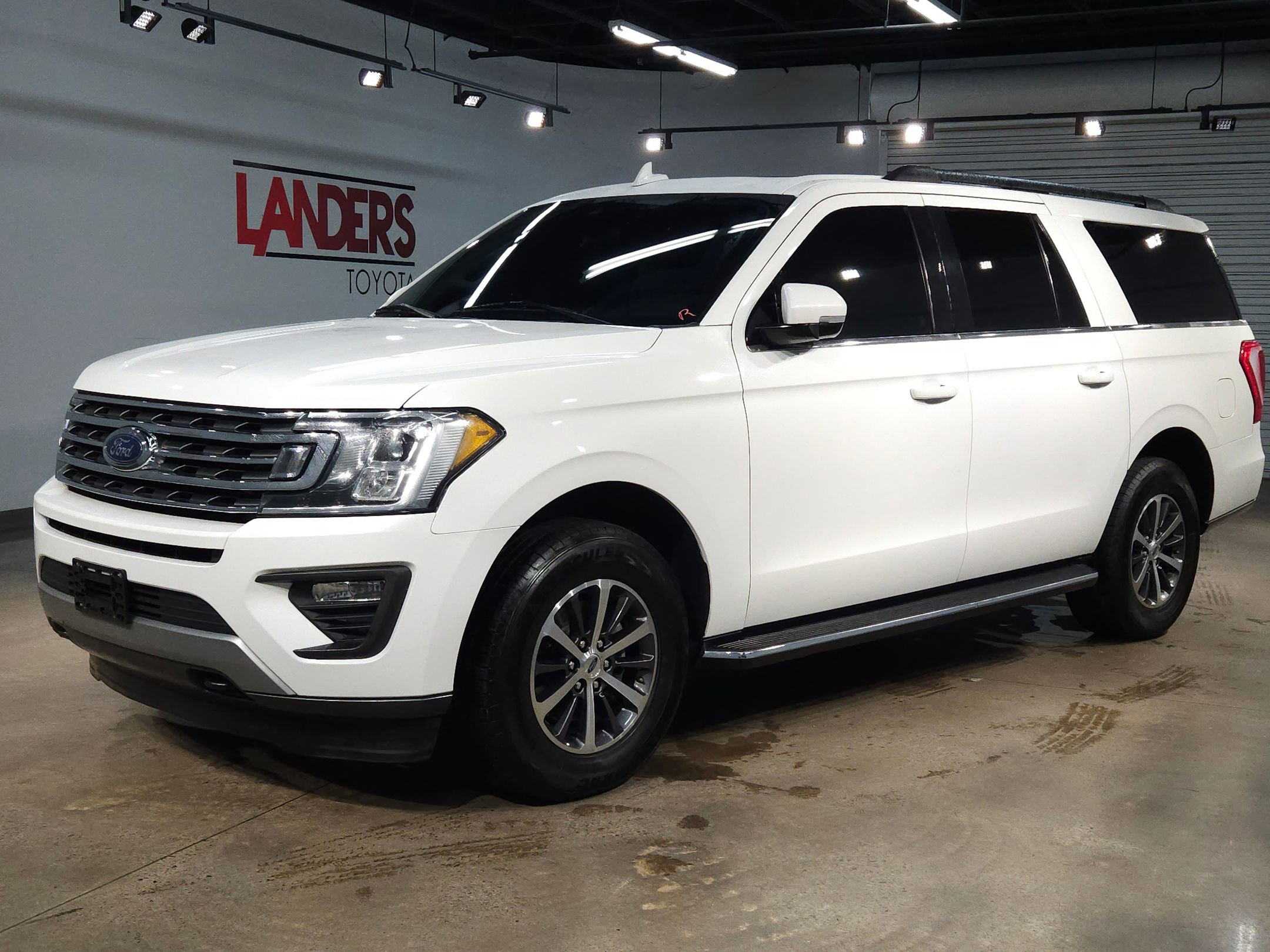 Used 2021 Ford Expedition Max XLT image 3