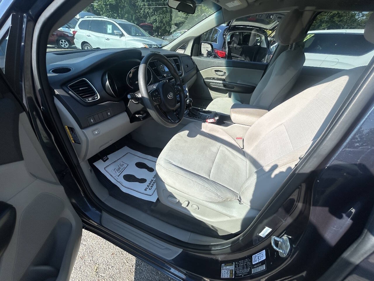 Used 2015 Kia Sedona LX FWD image 6