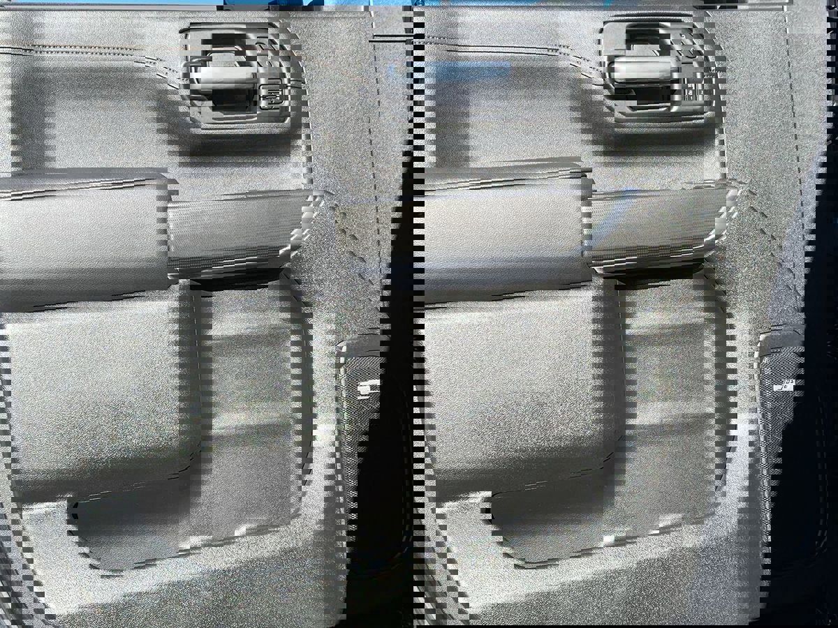 Used 2020 GMC Sierra 2500 AT4 w/ AT4 Premium Package image 16