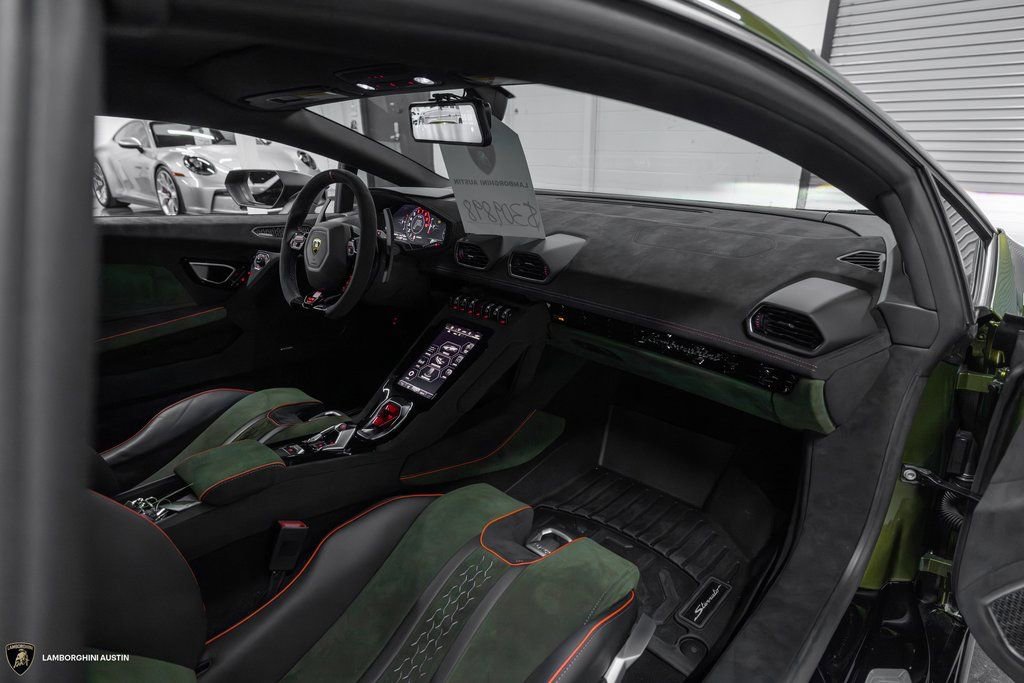 Used 2024 Lamborghini Huracan Sterrato image 41