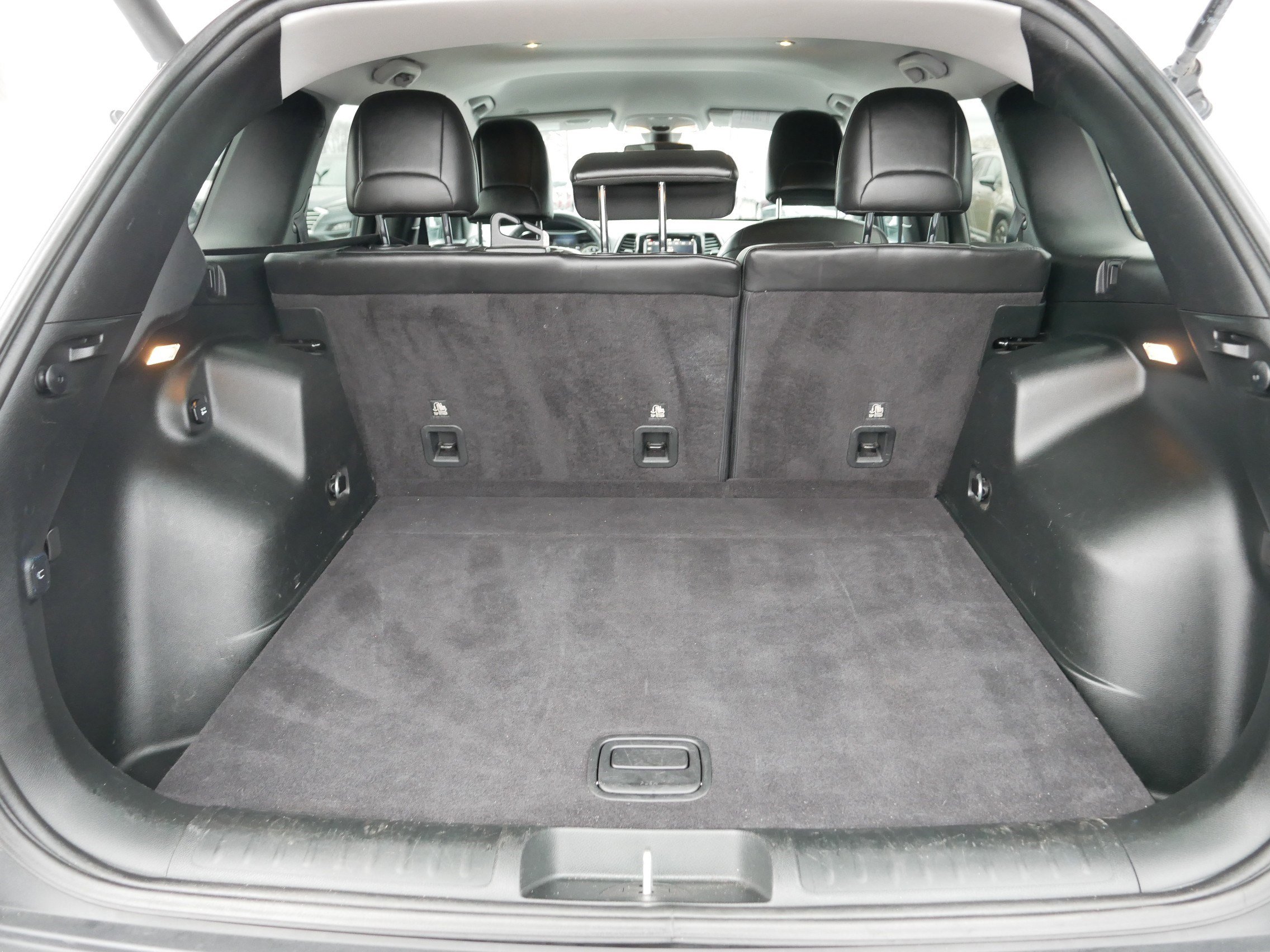 Used 2019 Jeep Cherokee Limited w/ Trailer Tow Group image 18