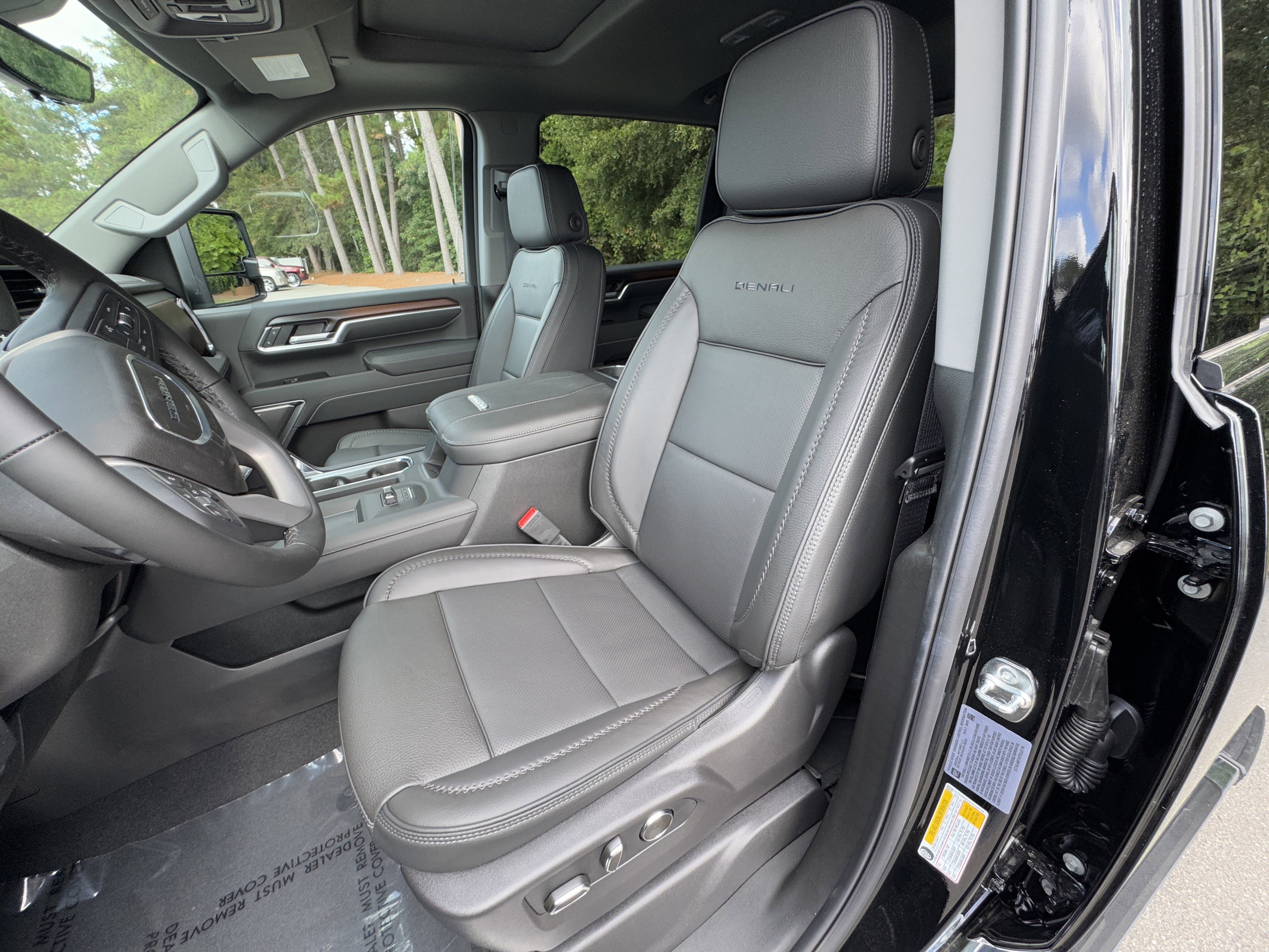 New 2026 GMC Sierra 3500 Denali w/ Denali Reserve Package image 23