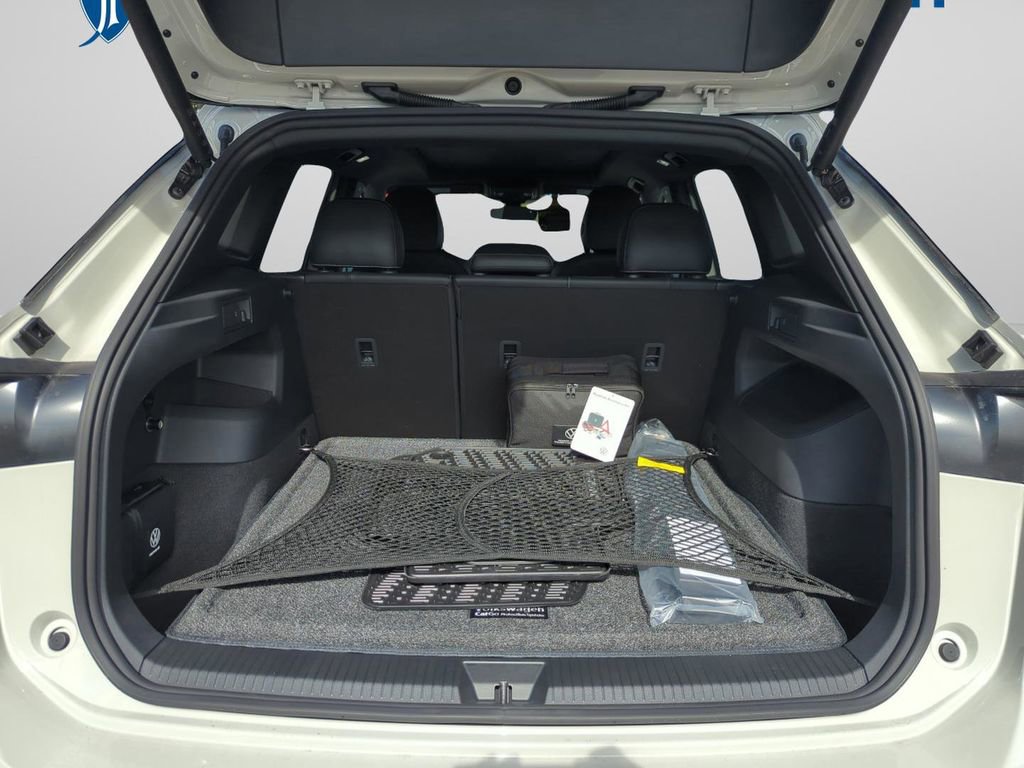 New 2026 Volkswagen Tiguan SE R-Line image 44