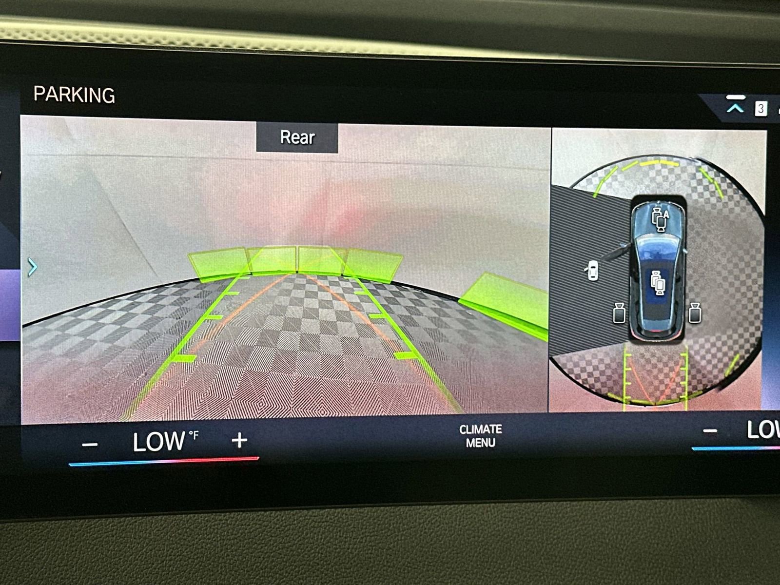 Used 2022 BMW iX xDrive50 w/ Premium Package image 17