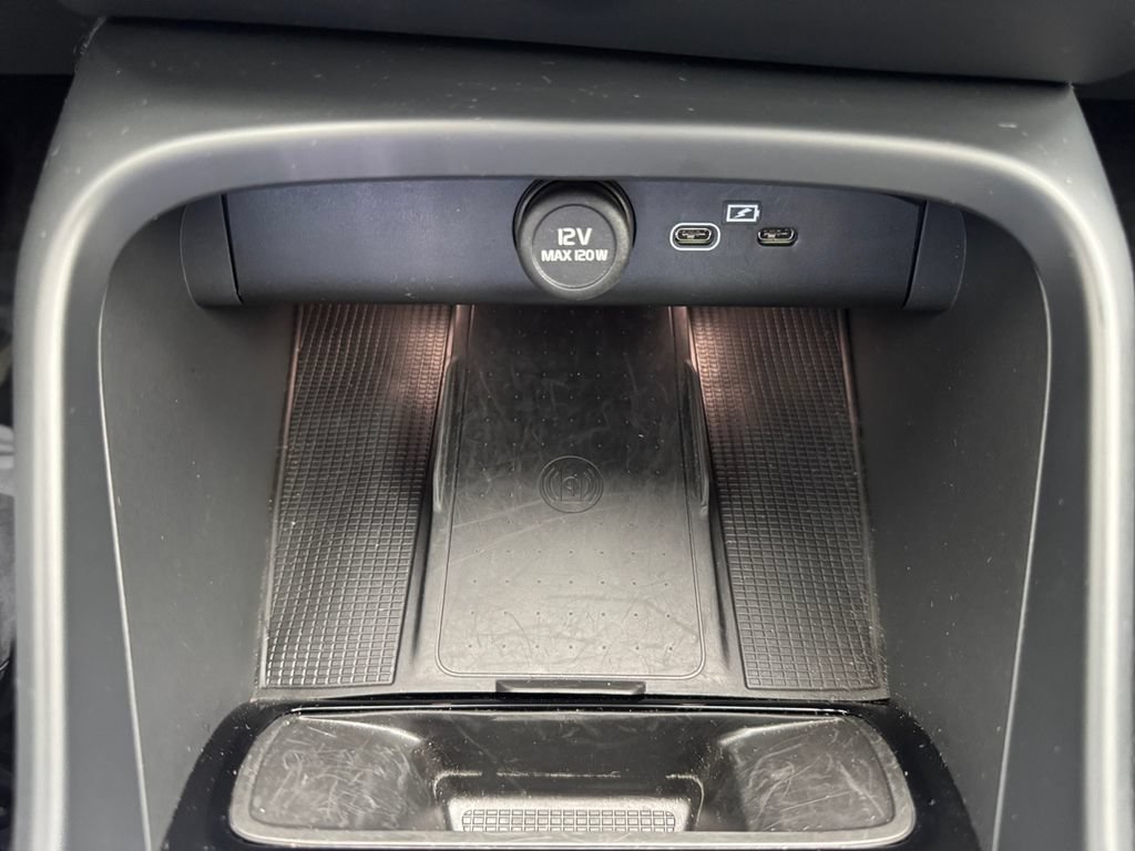 Certified 2026 Volvo XC40 B5 Plus AWD/4WD image 19