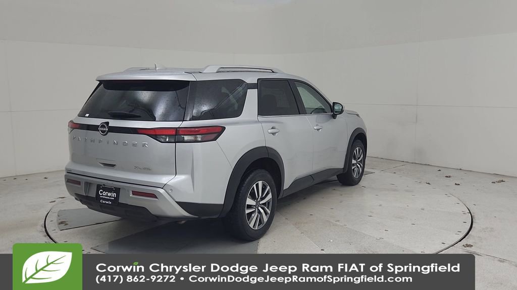 Used 2025 Nissan Pathfinder SL image 14
