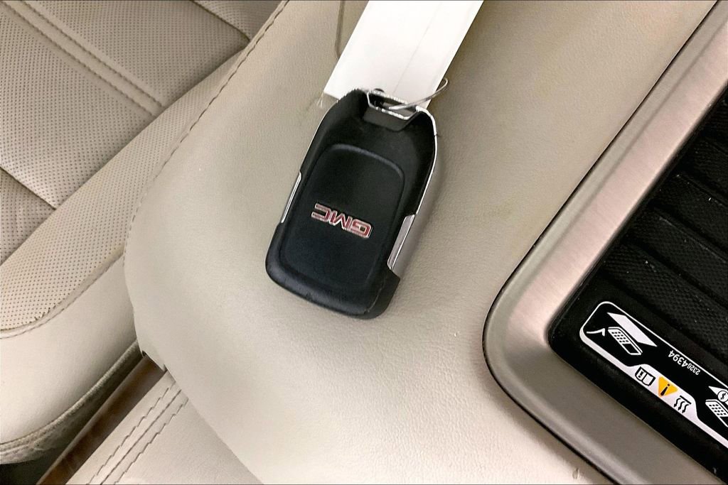 Used 2019 GMC Yukon XL Denali w/ Denali Ultimate Package AWD/4WD image 13