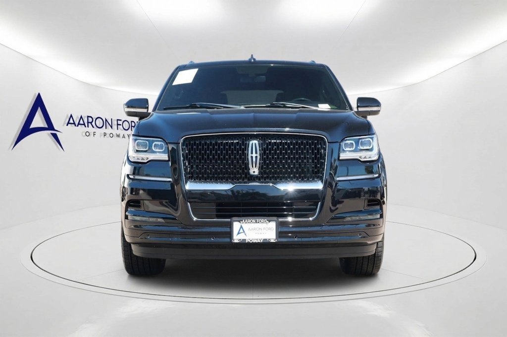 Used 2024 Lincoln Navigator L Reserve AWD/4WD image 2