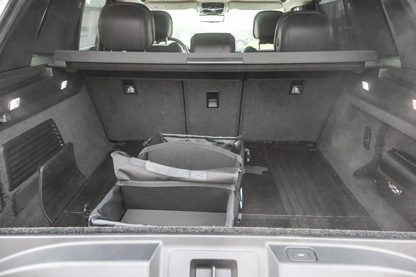 New 2025 Land Rover Range Rover SE AWD/4WD image 35