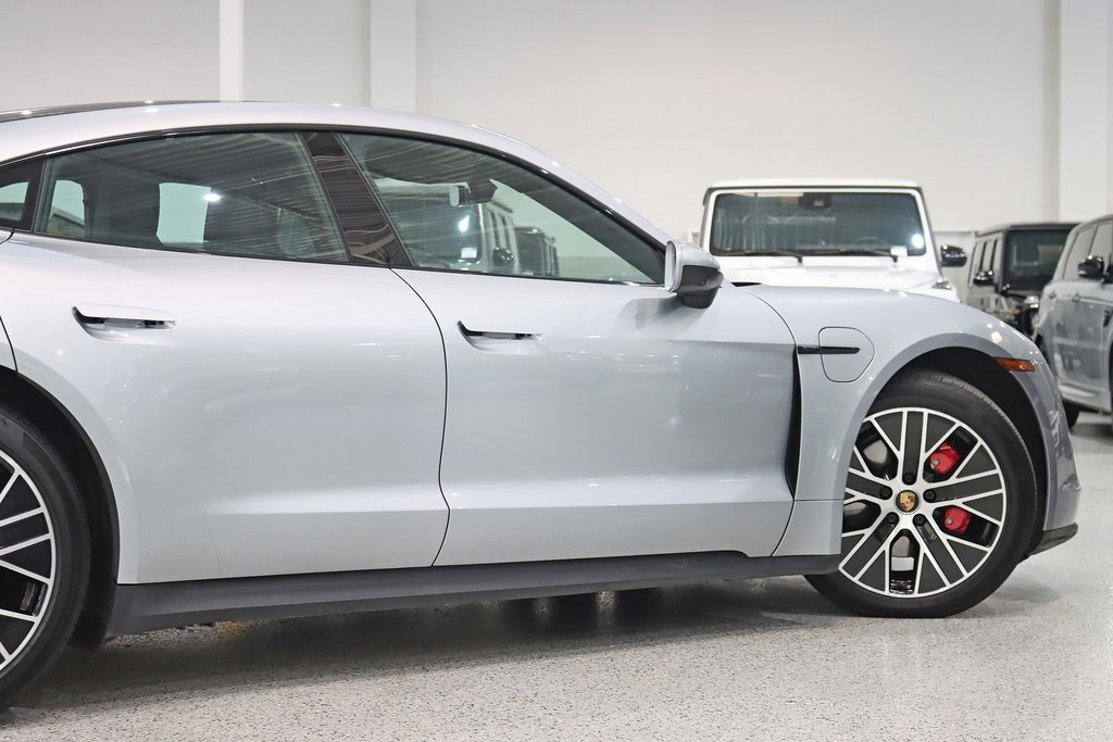 Used 2021 Porsche Taycan 4S image 11