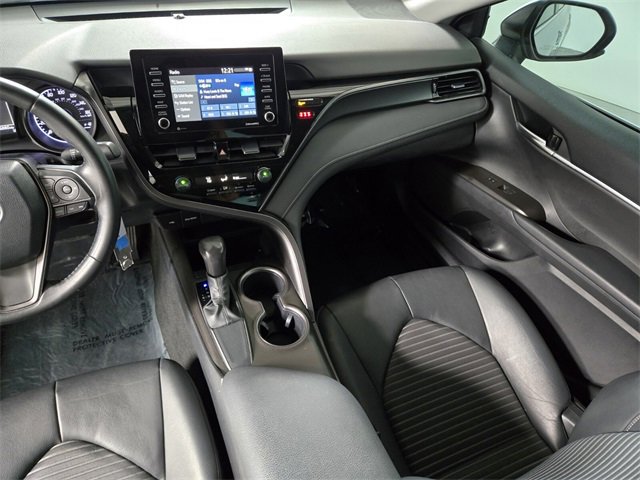 Used 2021 Toyota Camry SE image 17