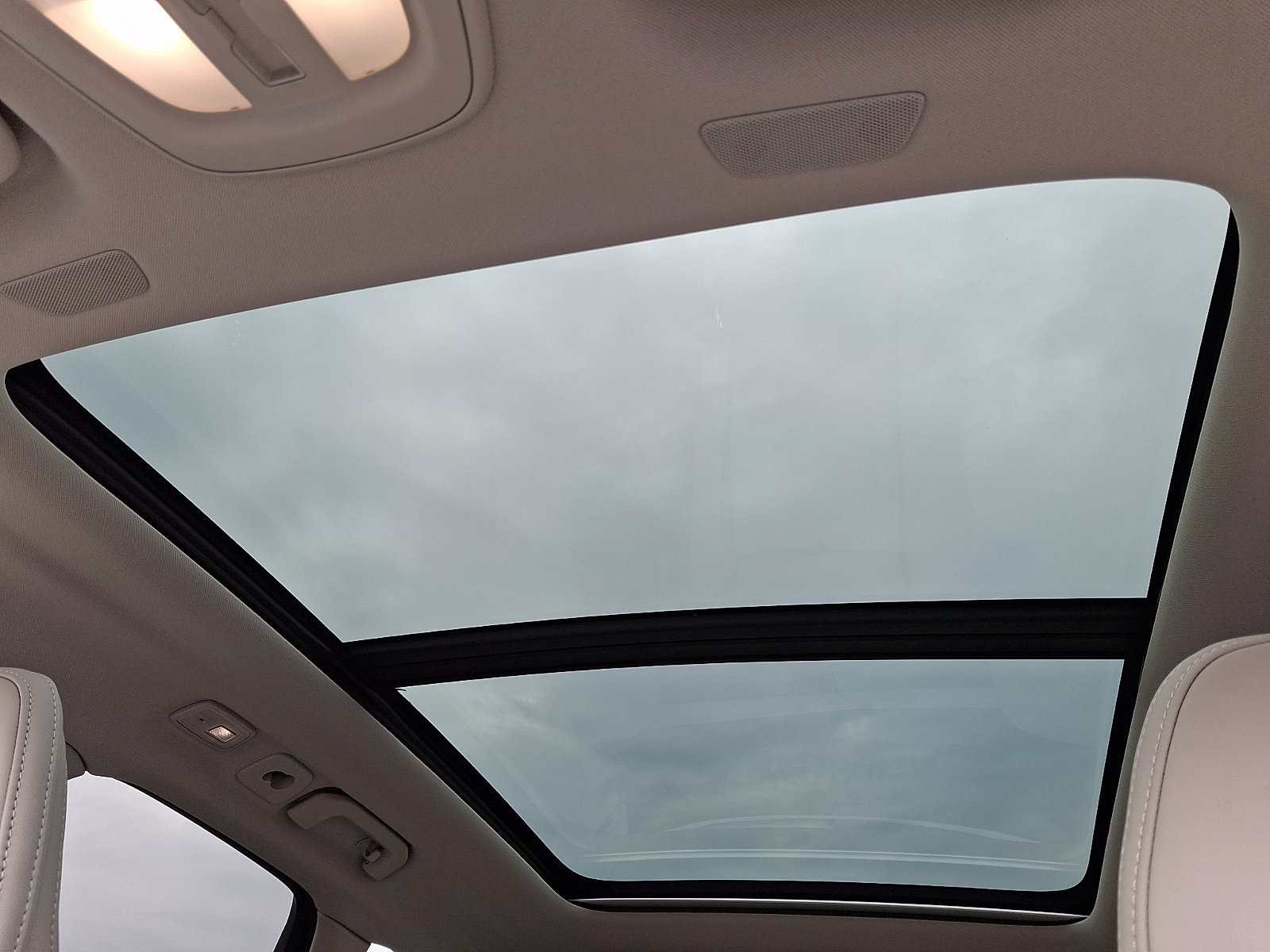 New 2027 Volvo XC60 B5 Ultra AWD/4WD image 12