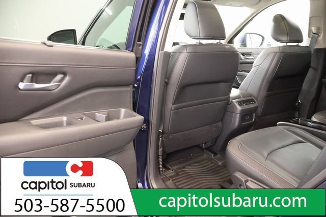 Used 2025 Nissan Pathfinder SL w/ SL Premium Package AWD/4WD image 29
