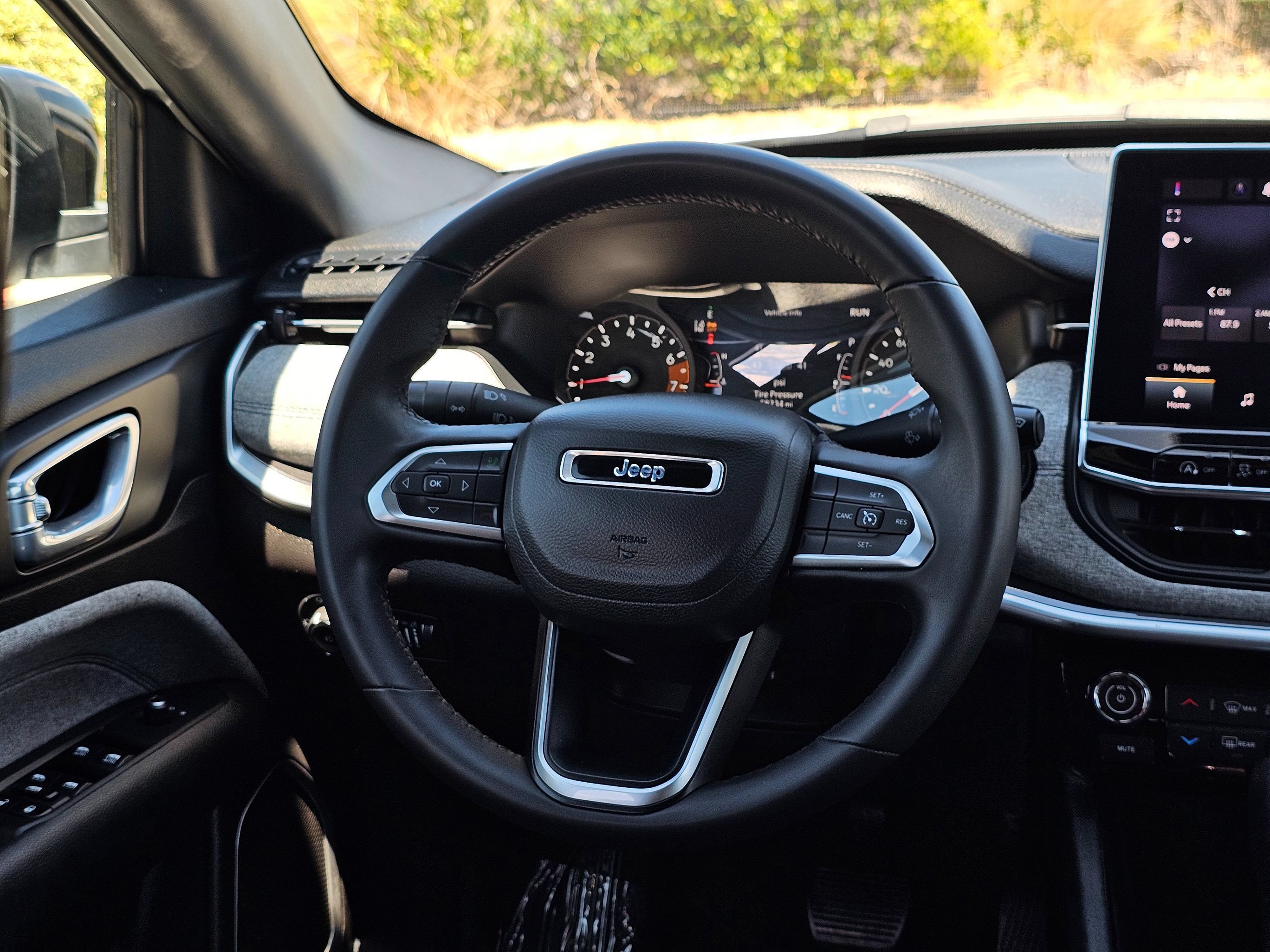 Used 2024 Jeep Compass Latitude AWD/4WD image 22