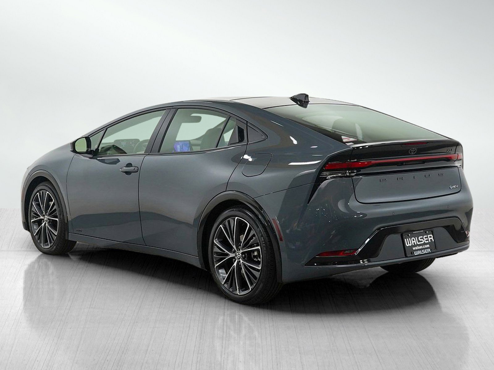 Used 2024 Toyota Prius XLE image 3