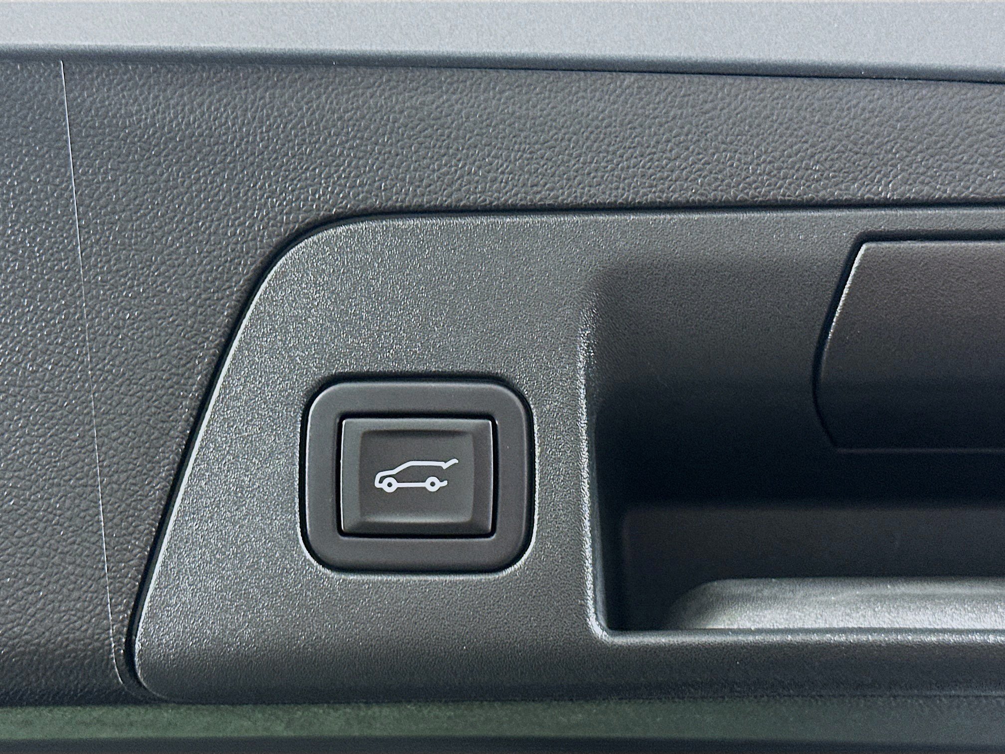 Used 2023 Buick Envision Essence w/ Sport Touring Package FWD image 29