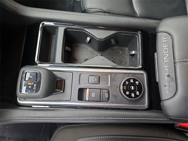 Certified 2025 Nissan Pathfinder SL image 22