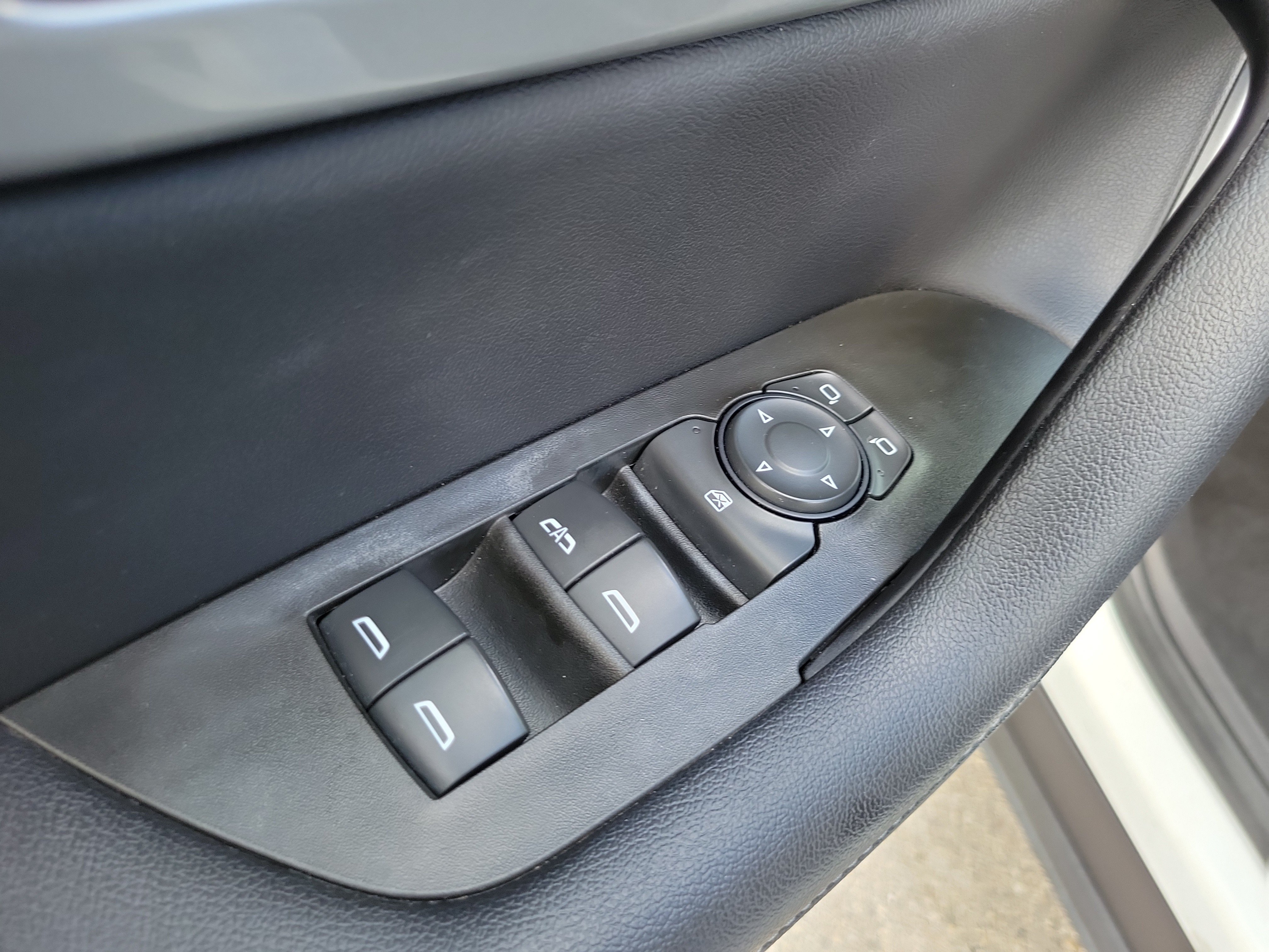 Used 2020 Chevrolet Blazer LT FWD image 24