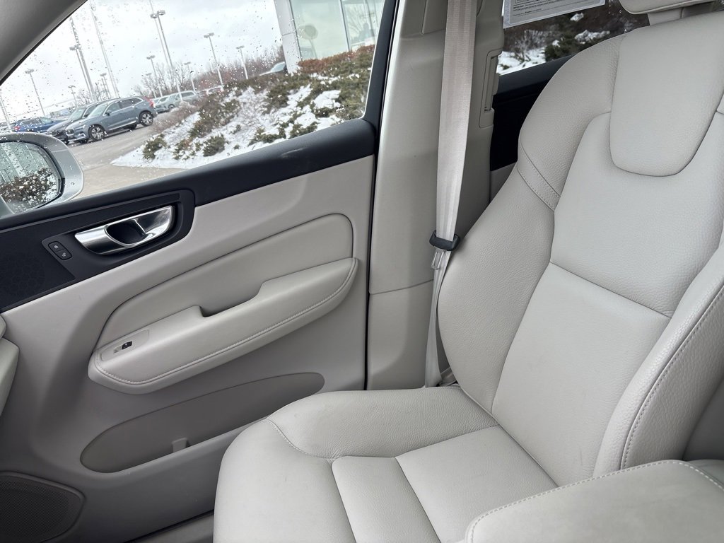 Certified 2023 Volvo XC60 B5 Core image 28