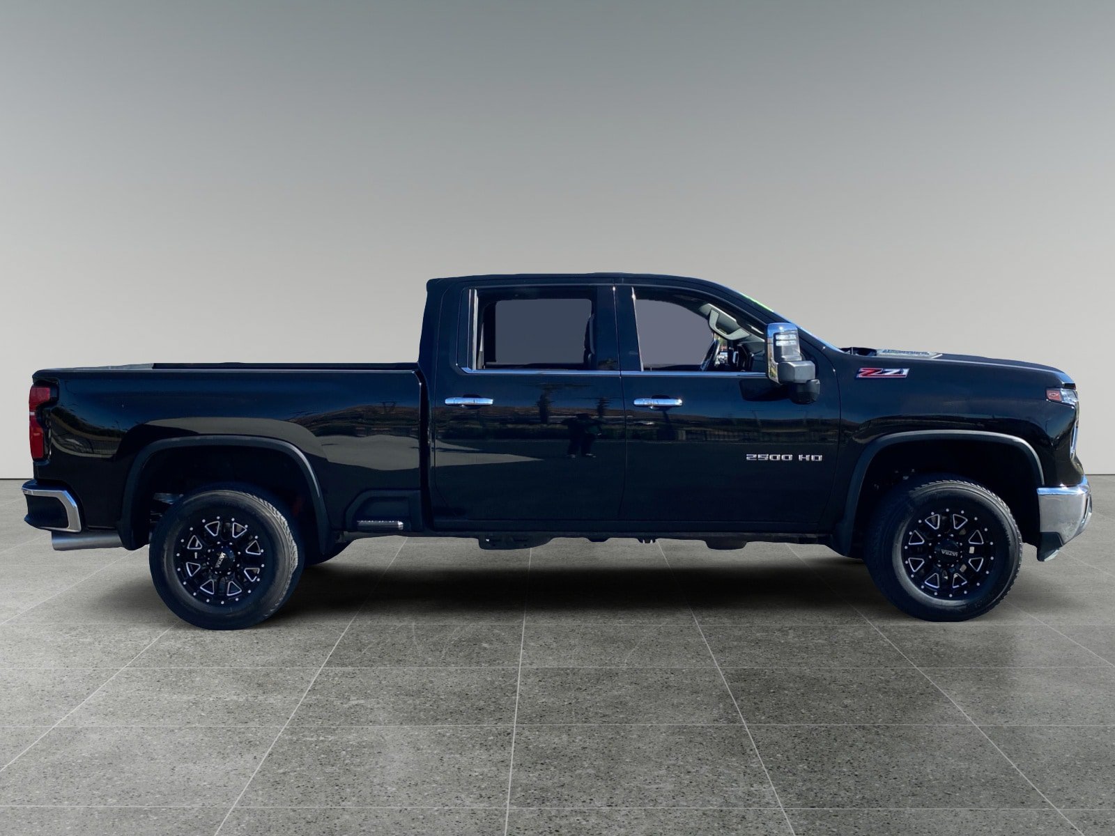 Used 2024 Chevrolet Silverado 2500 LTZ w/ LTZ Premium Package AWD/4WD image 6