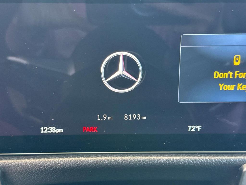 Used 2024 Mercedes-Benz GLB 35 AMG 4MATIC image 27