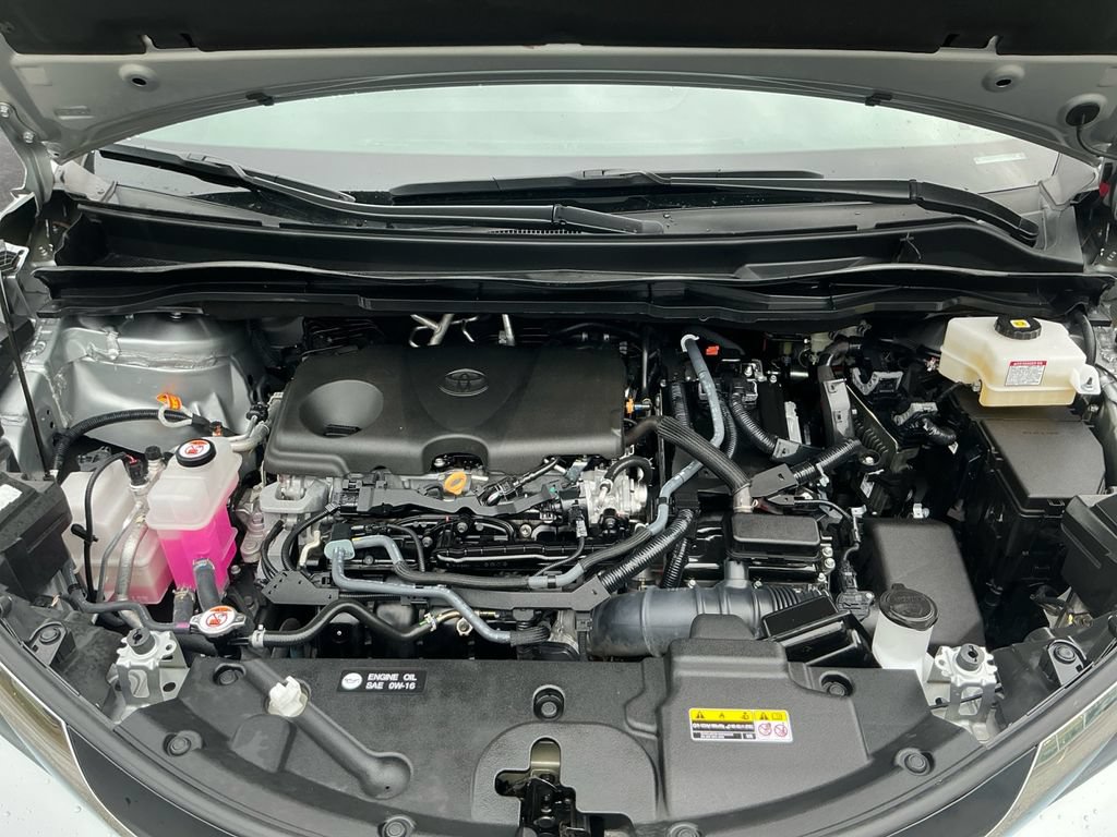 Used 2025 Toyota Sienna XLE FWD image 18