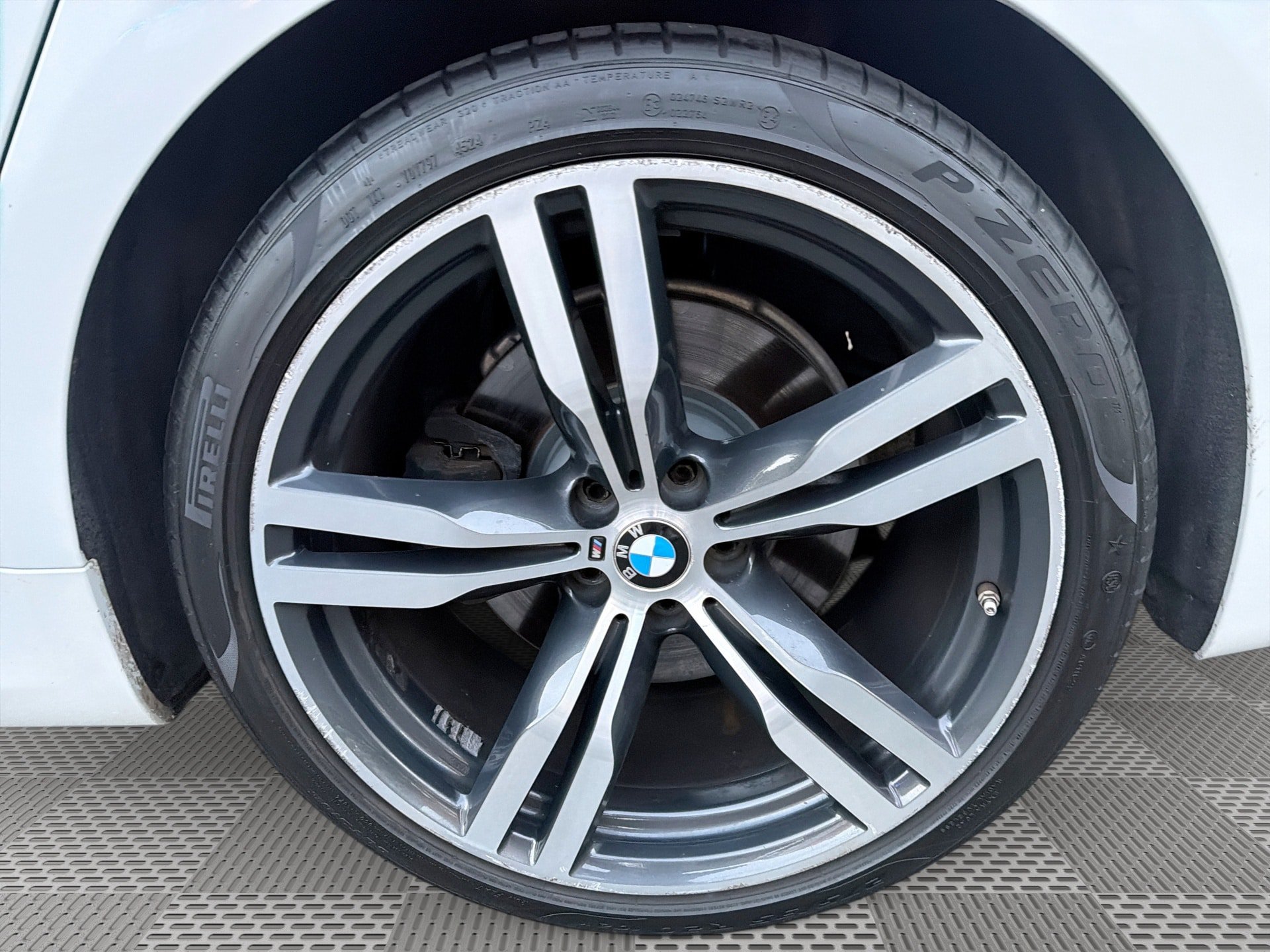 Used 2017 BMW 750i RWD image 29