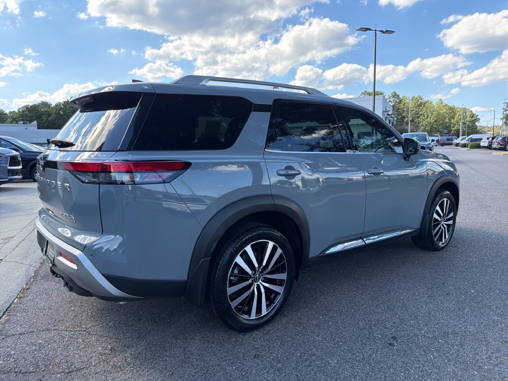 Used 2023 Nissan Pathfinder Platinum w/ Cargo Package AWD/4WD image 12