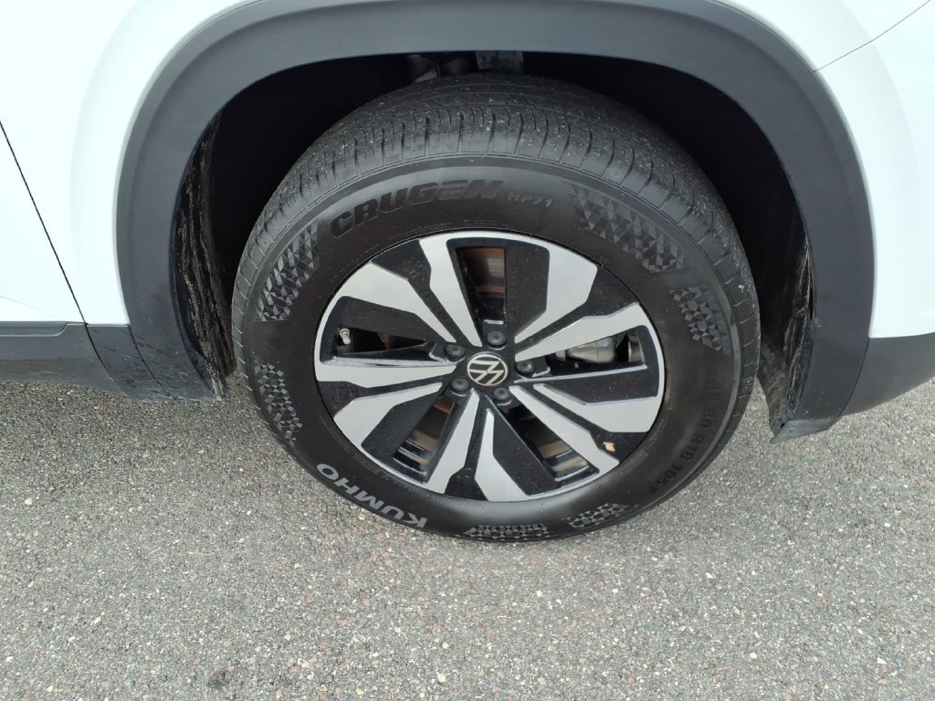 Used 2025 Volkswagen Atlas SE FWD image 9