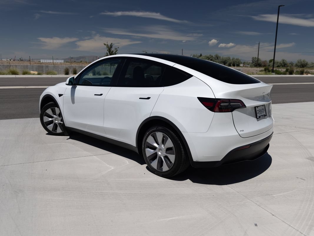Used 2023 Tesla Model Y Long Range AWD/4WD image 4