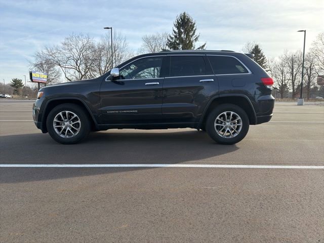 Used 2015 Jeep Grand Cherokee Limited w/ Luxury Group II image 2