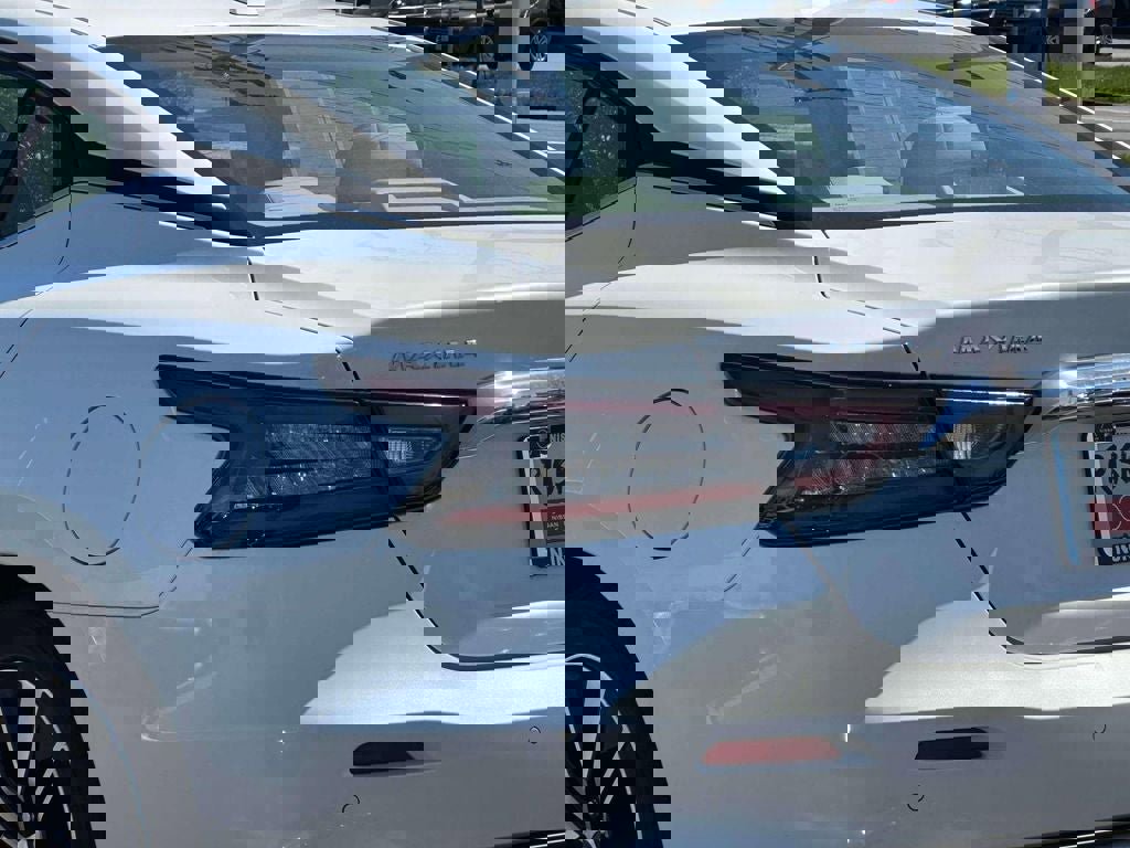 Used 2023 Nissan Maxima SV w/ Floor Mat Group image 9