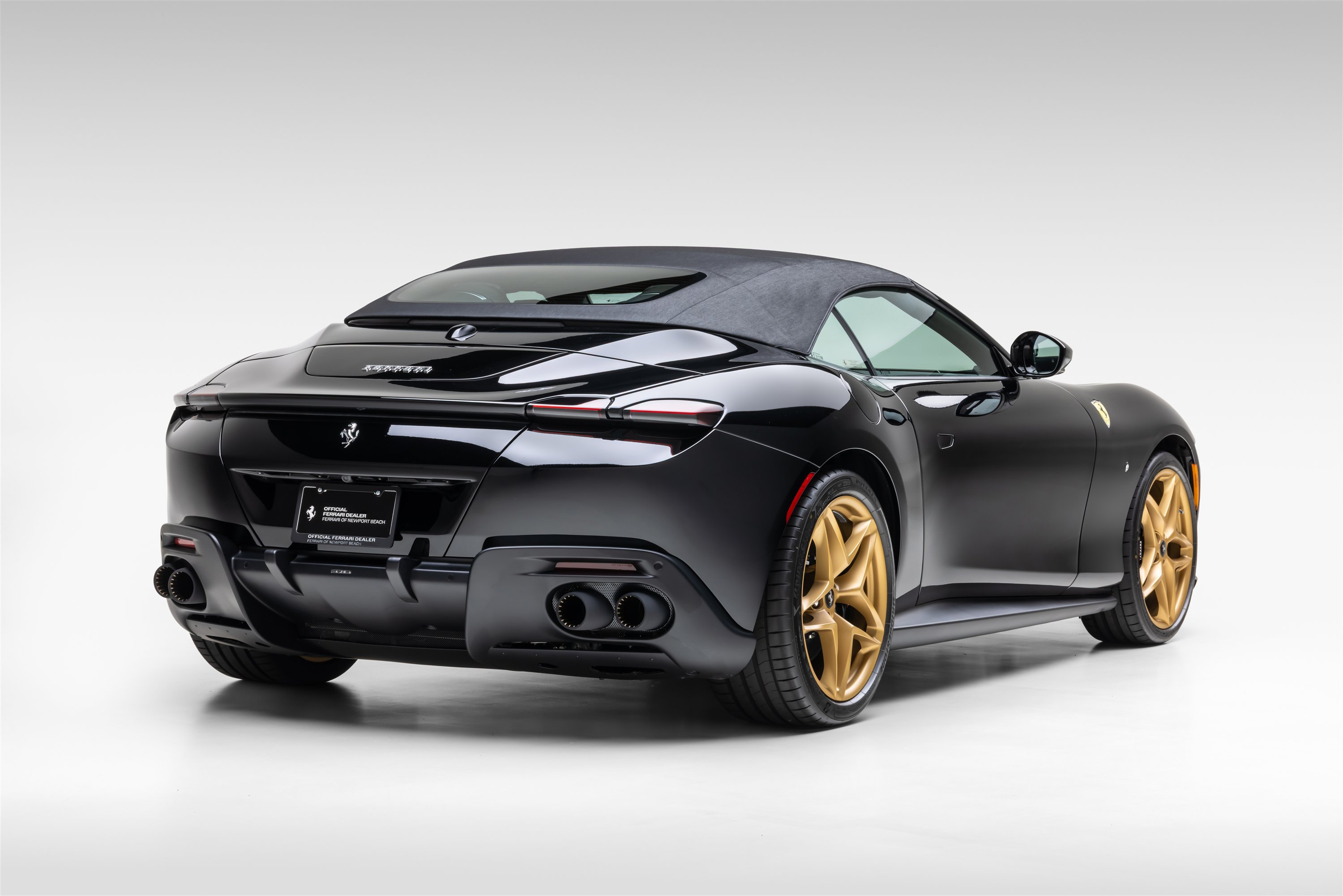 Used 2026 Ferrari Roma Spider RWD image 8
