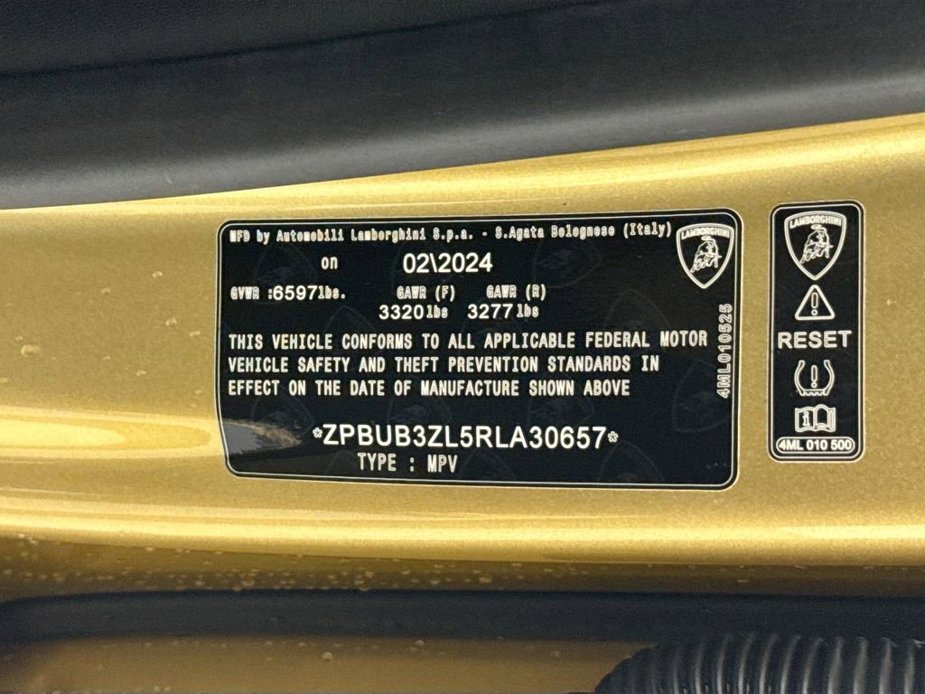 Used 2024 Lamborghini Urus S AWD/4WD image 35