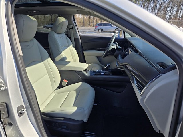 Used 2020 Cadillac XT4 Premium Luxury w/ Driver Awareness Package image 19