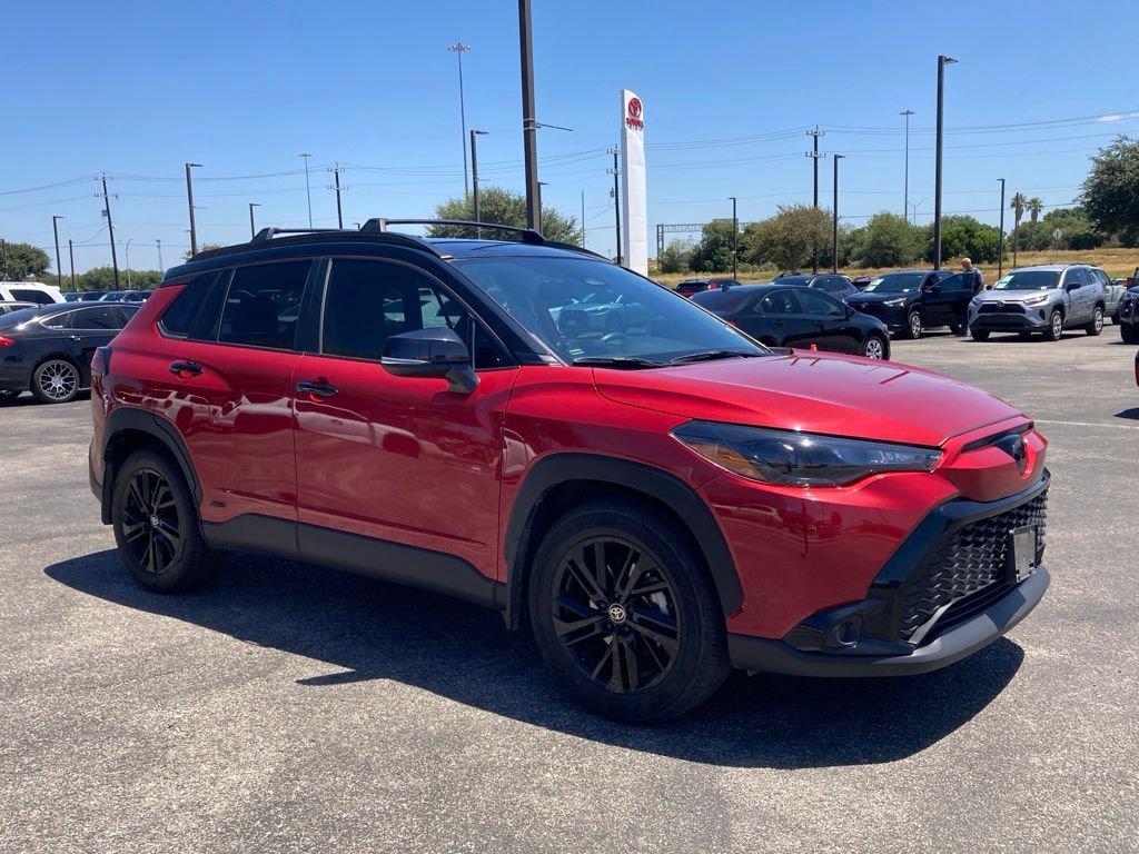 Used 2024 Toyota Corolla Cross AWD Hybrid image 3