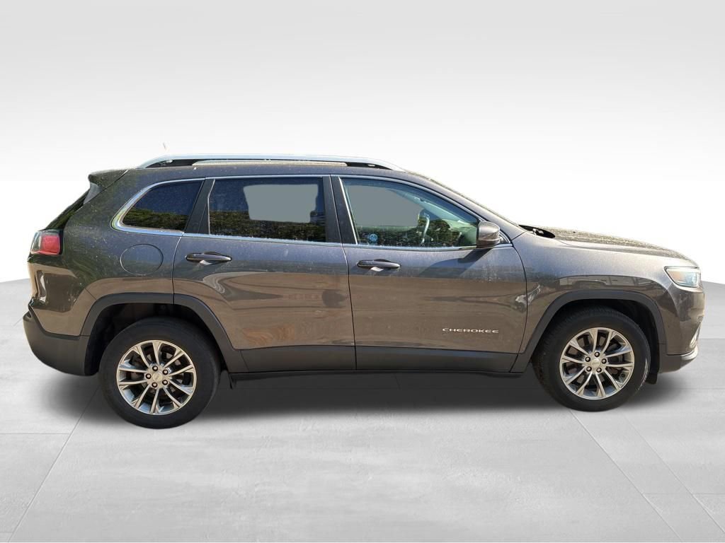 Used 2019 Jeep Cherokee Latitude Plus w/ Comfort/Convenience Group FWD image 6