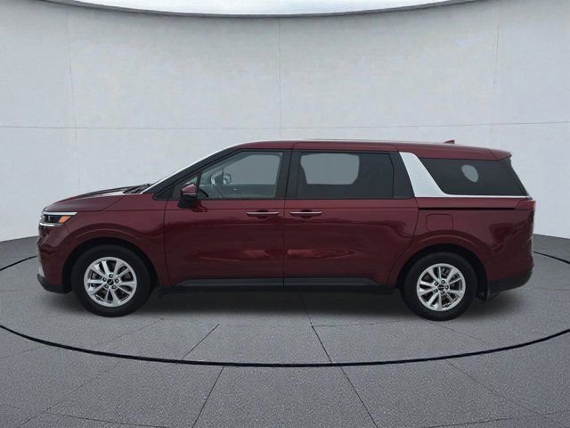Used 2023 Kia Carnival LX image 2