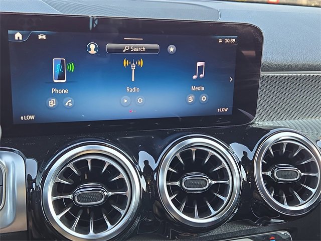 New 2024 Mercedes-Benz GLB 250 4MATIC image 13