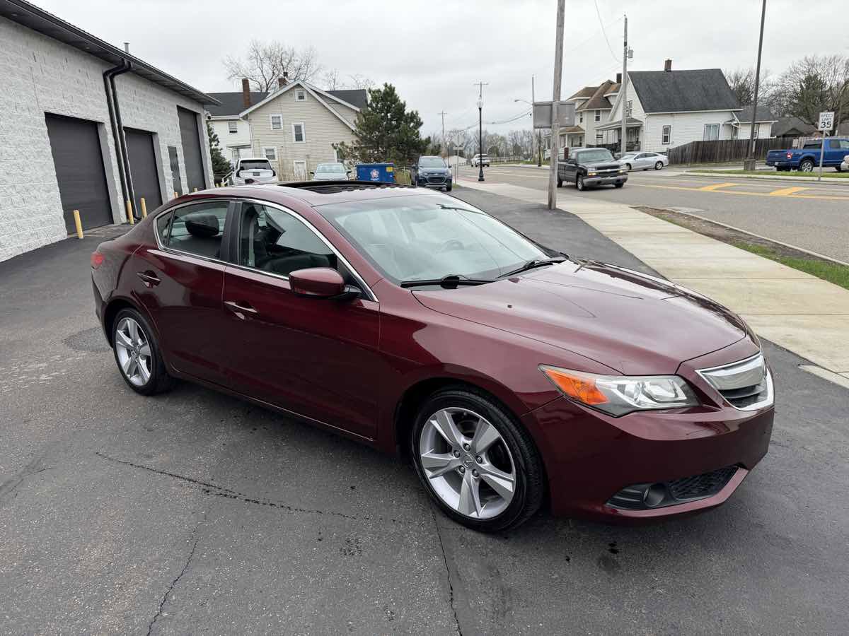 Used 2013 Acura ILX w/ Premium Package FWD image 7