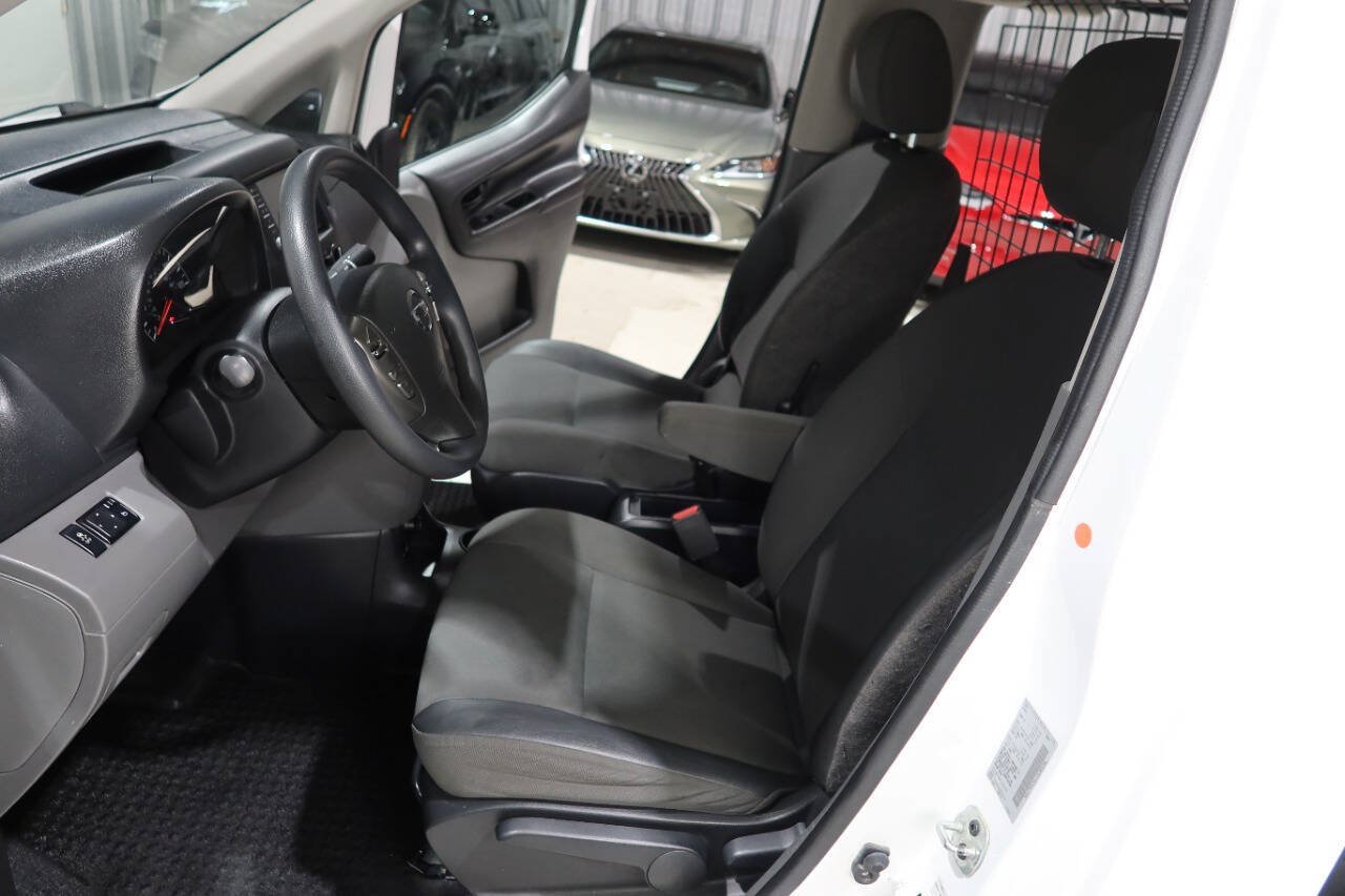 Used 2020 Nissan NV200 SV FWD image 21