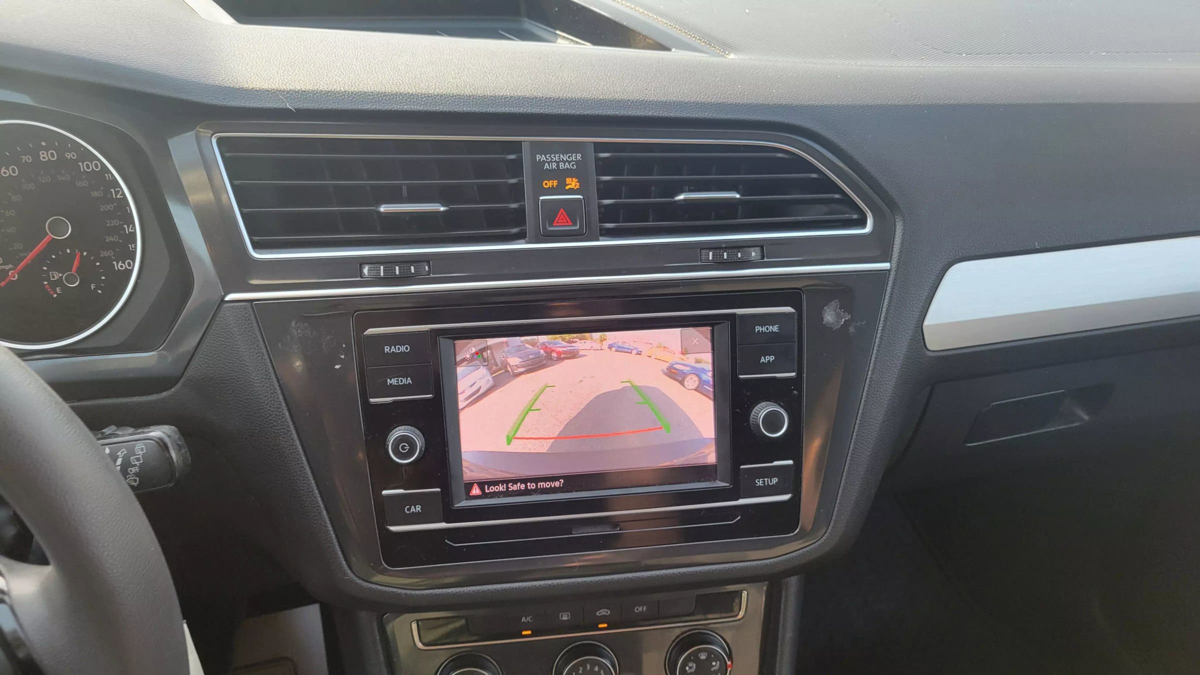 Used 2018 Volkswagen Tiguan S image 19