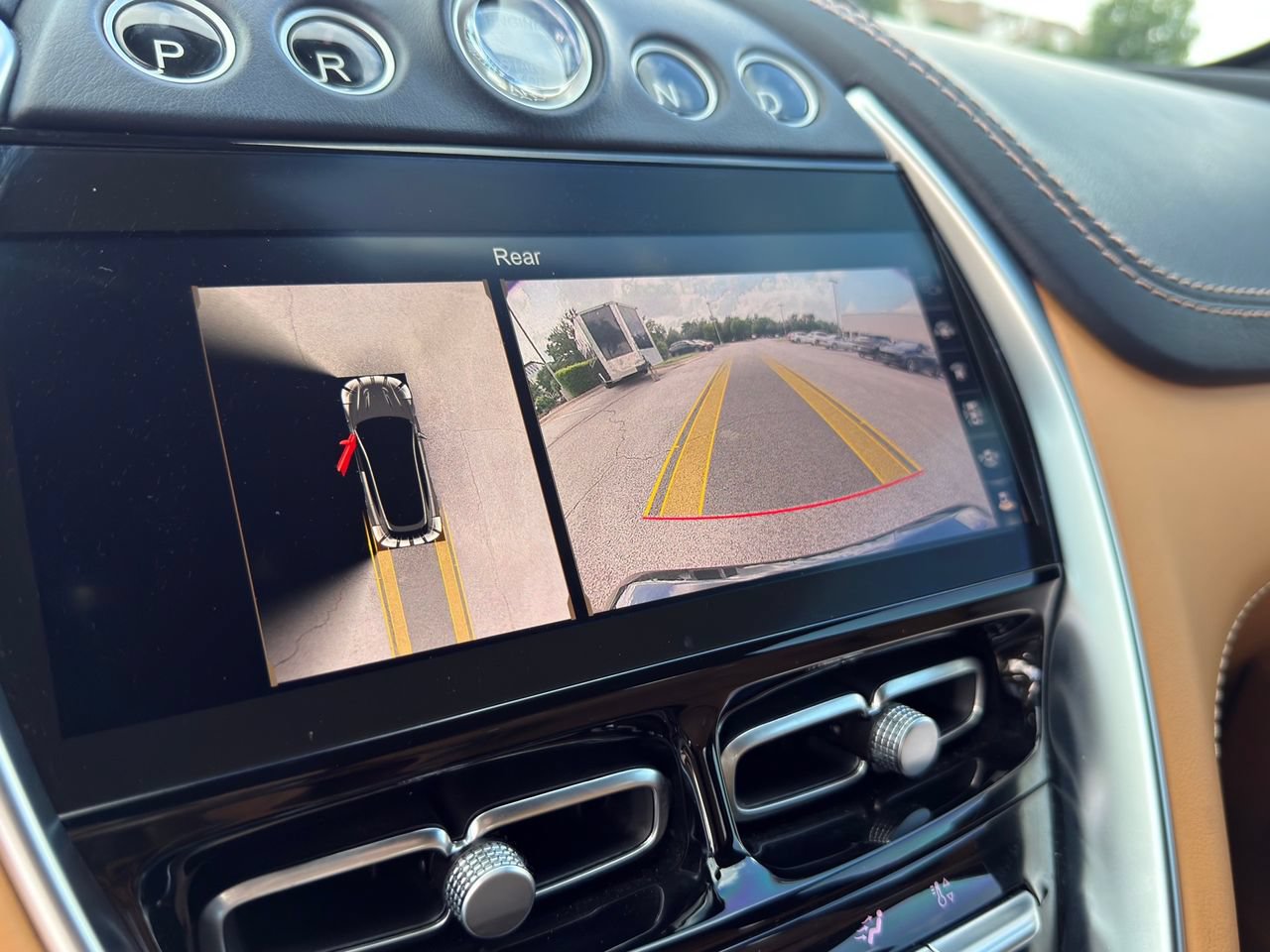 Used 2021 Aston Martin DBX AWD/4WD image 21